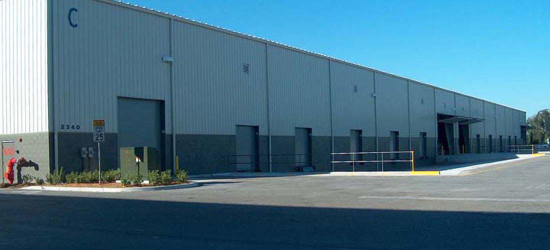 Warehouse Building Warehouse Building with roll up doors